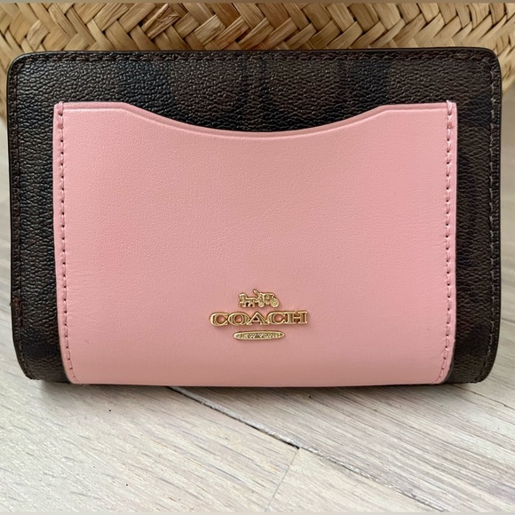 Coach Pink Wallet with C Logo - Picture 3 of 13